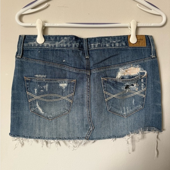 Y2K Abercrombie & Fitch Distressed Denim Micro Mini Skirt Size 25 Low Rise - Picture 6 of 11